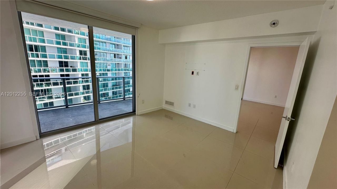 488 NE 18th St, Unit 2807, Miami, FL 33132 Photo