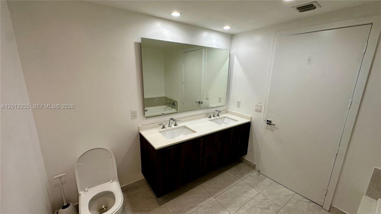 488 NE 18th St, Unit 2807, Miami, FL 33132 Photo