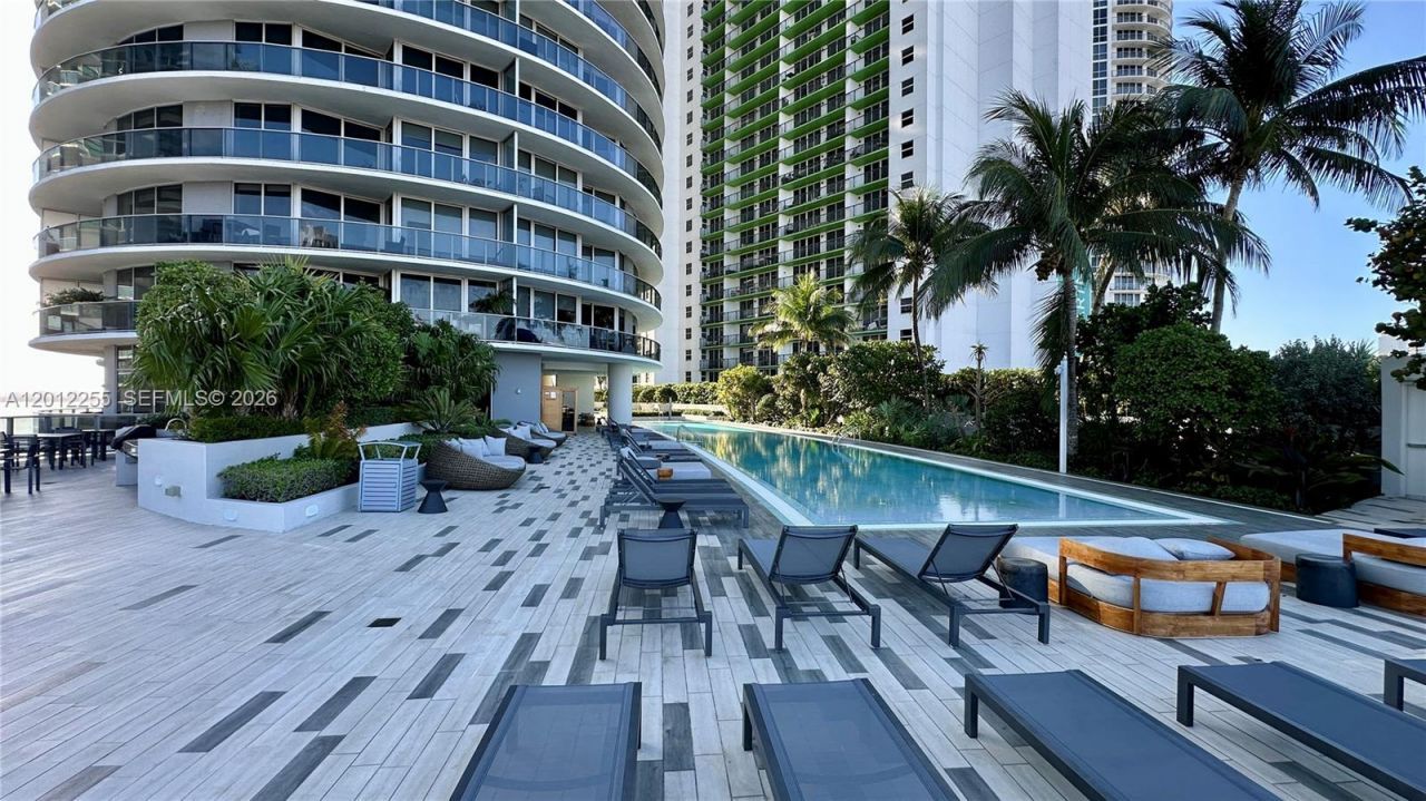 488 NE 18th St, Unit 2807, Miami, FL 33132 Photo