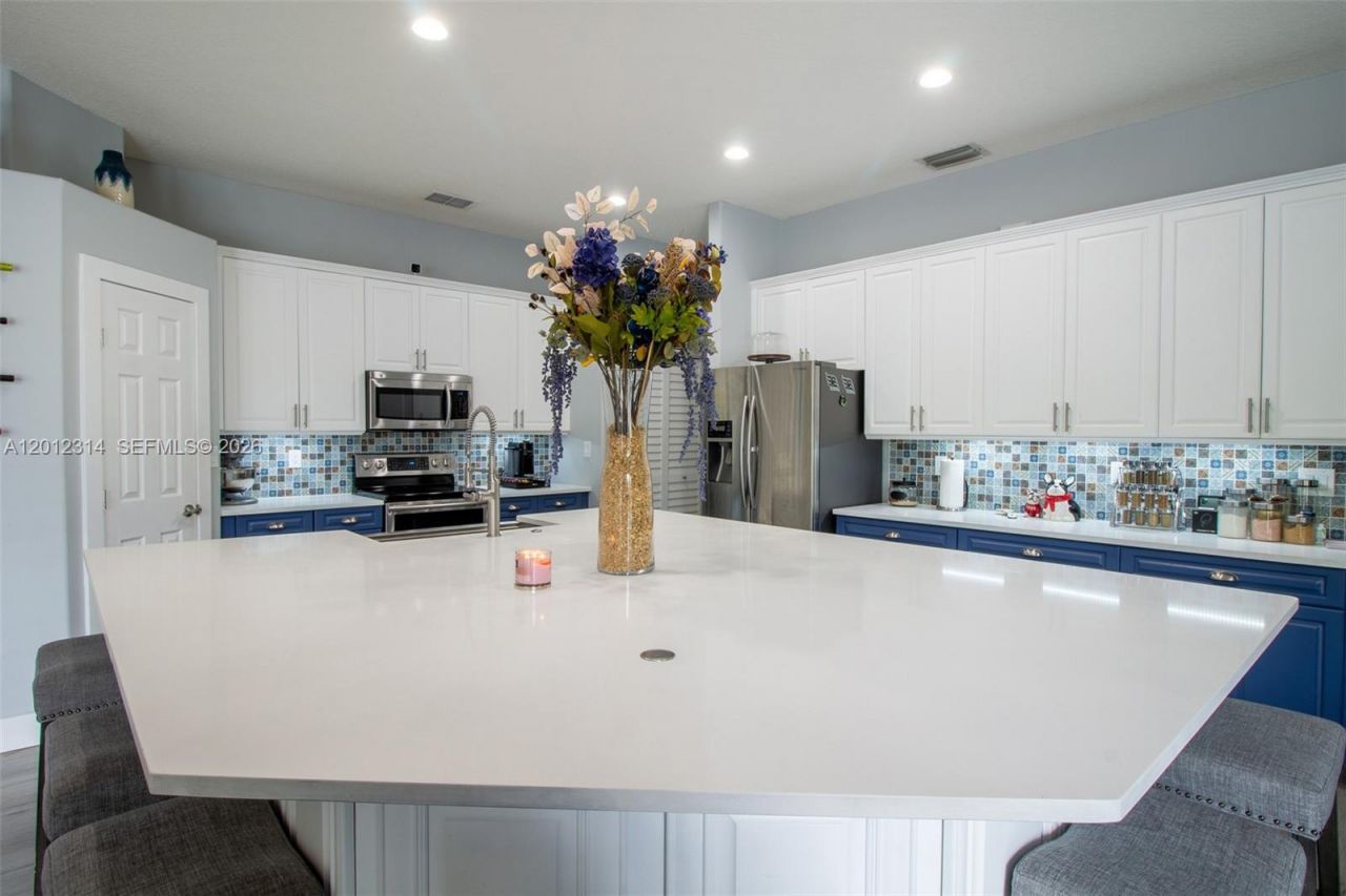 2910 Fairways Dr , Homestead, FL 33035 Photo