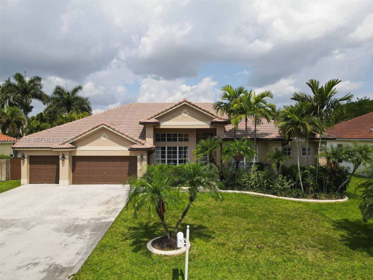 2910 Fairways Dr , Homestead, FL 33035 Photo