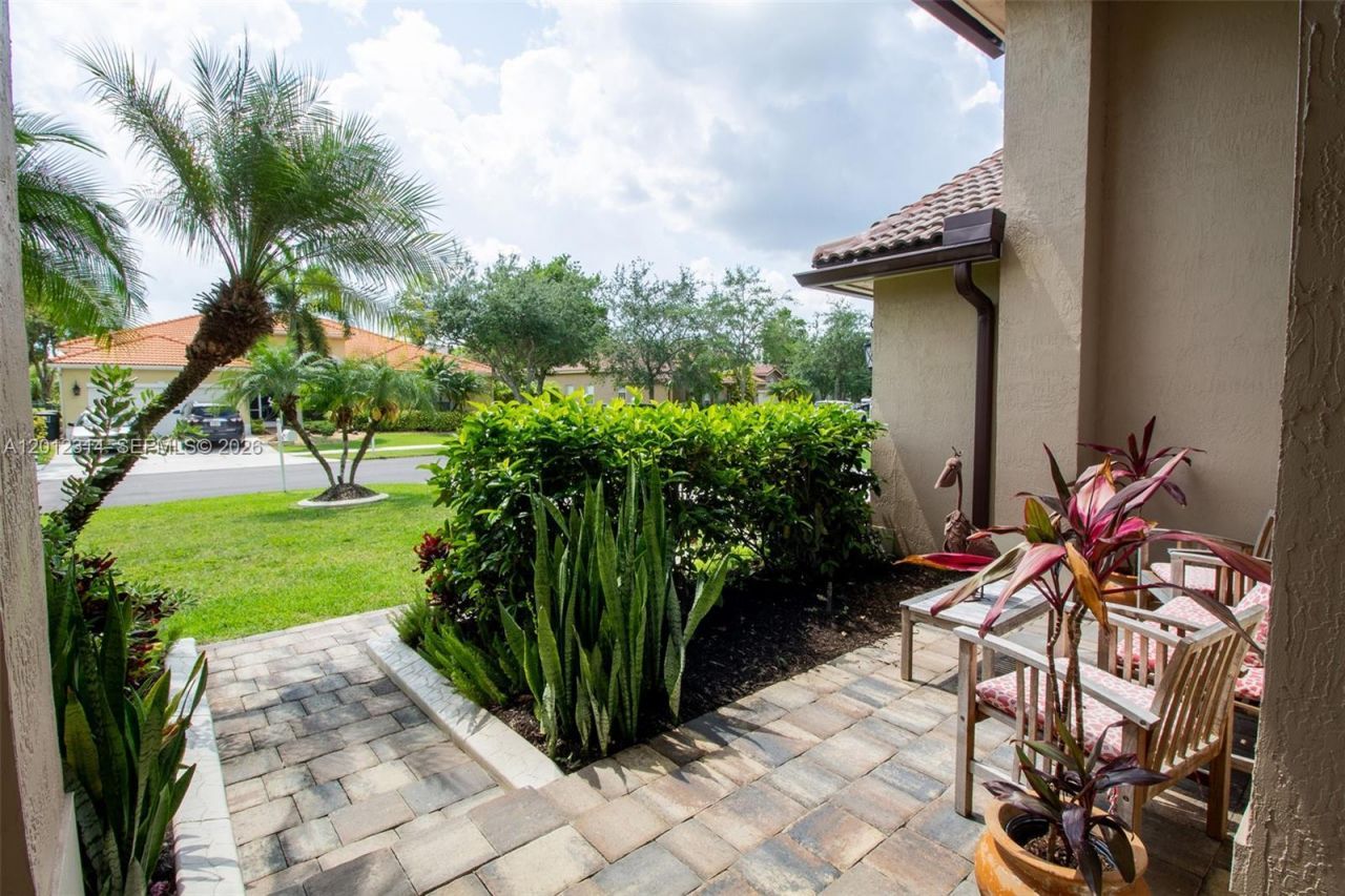 2910 Fairways Dr , Homestead, FL 33035 Photo