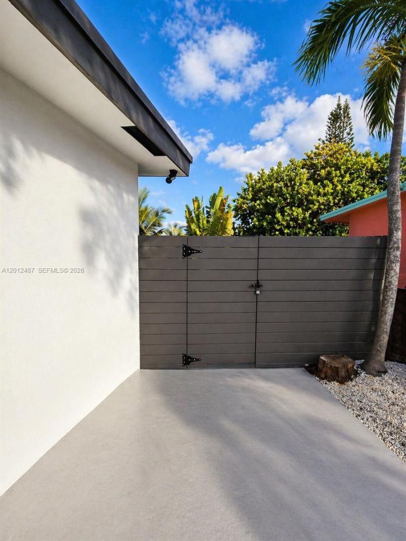 2024 NW 10th Ave, Fort Lauderdale, FL 33311 Photo