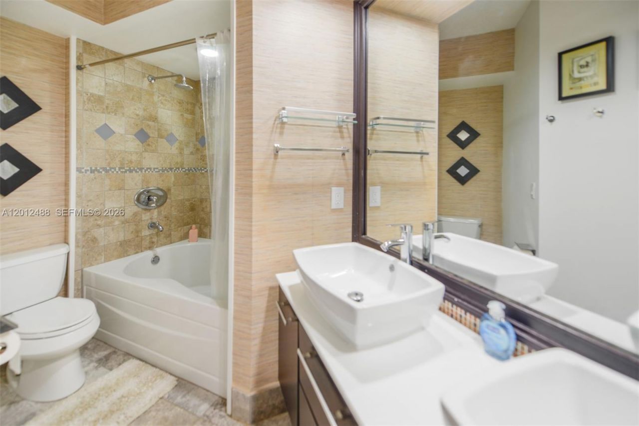 3245 NE 184 St , Unit 13101, Aventura, FL 33160 Photo