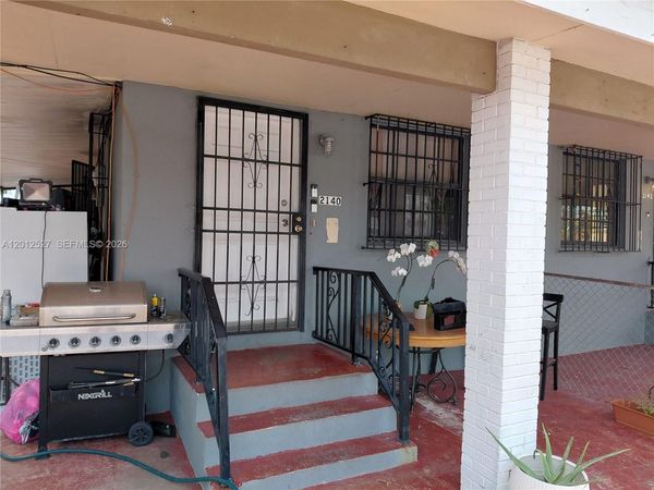2140 NW 1st Ter, Miami, FL 33125