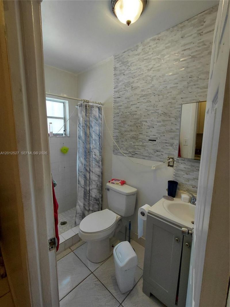2140 NW 1st Ter, Miami, FL 33125 Photo