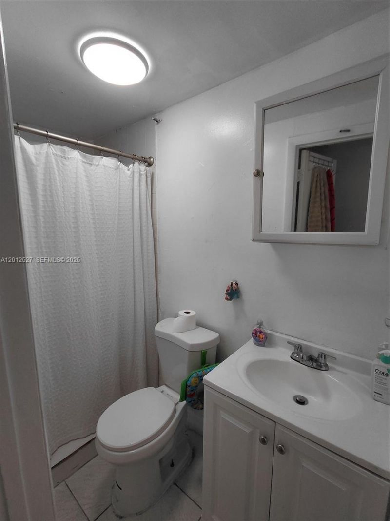 2140 NW 1st Ter, Miami, FL 33125 Photo