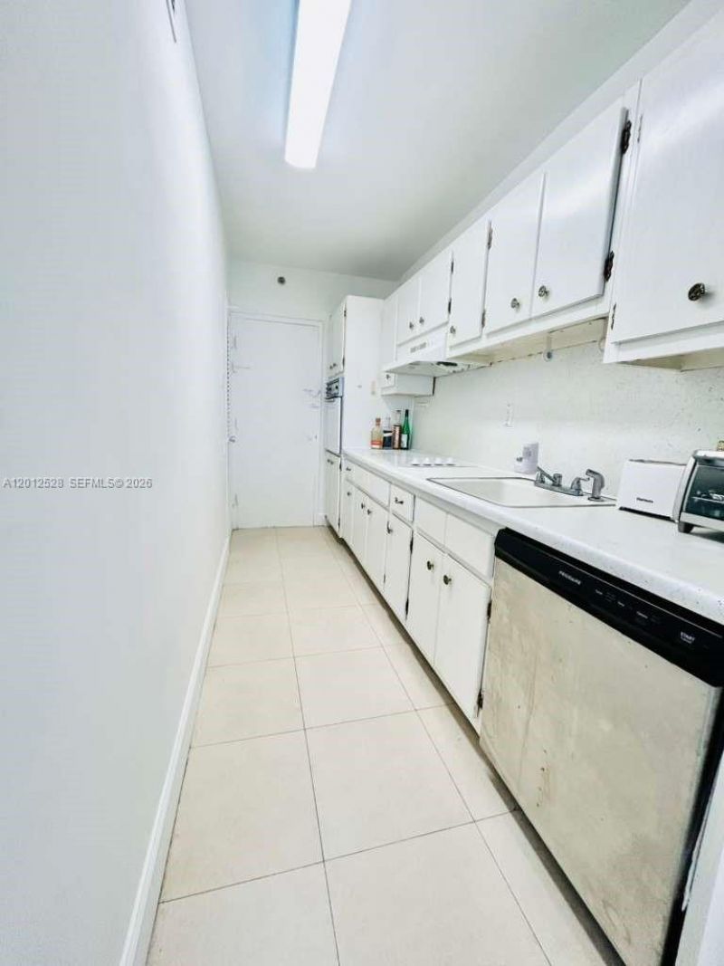 100 Lincoln Rd , Unit 1009, Miami Beach, FL 33139 Photo