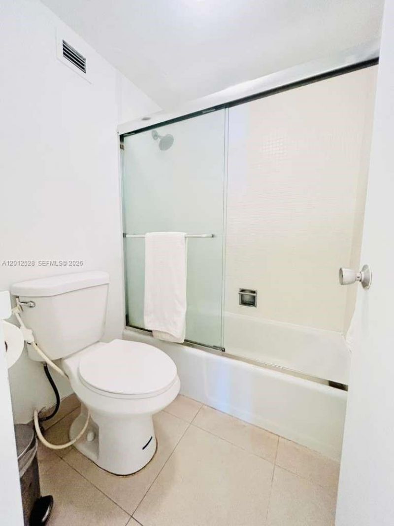 100 Lincoln Rd , Unit 1009, Miami Beach, FL 33139 Photo