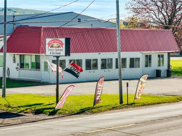 2389 State Route 5 , Utica, NY 13502