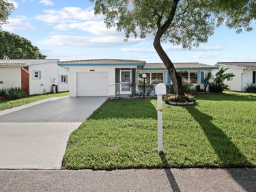 1124 NW 90th Way, Plantation, FL 33322