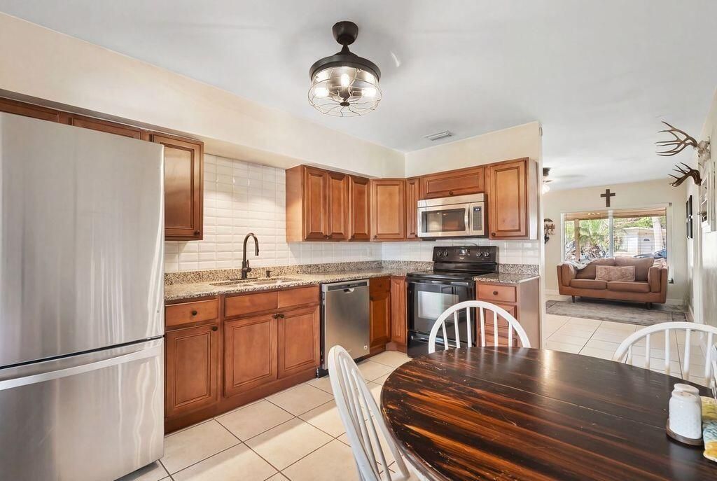 2514 SE Washington St Street, Stuart, FL 34997 Photo