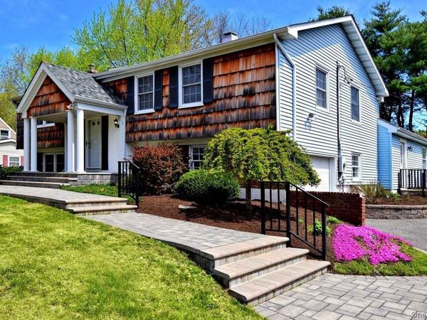 23 Malvern Lane , Stony Brook, NY 11790