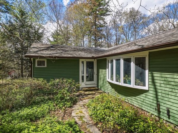 1360 Bay Road, Amherst, MA 01002