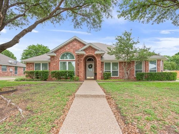 1216 Darbyton Drive , Hewitt, TX 76643