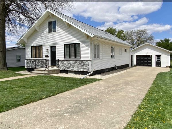 415 7th St SW, LeMars, IA 51031
