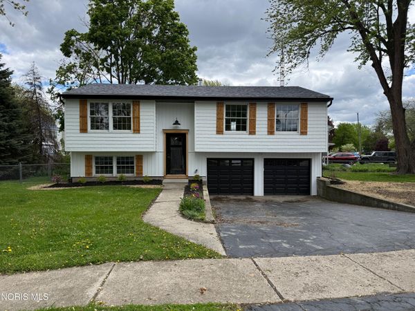 2912 Northshore Drive, Toledo, OH 43611