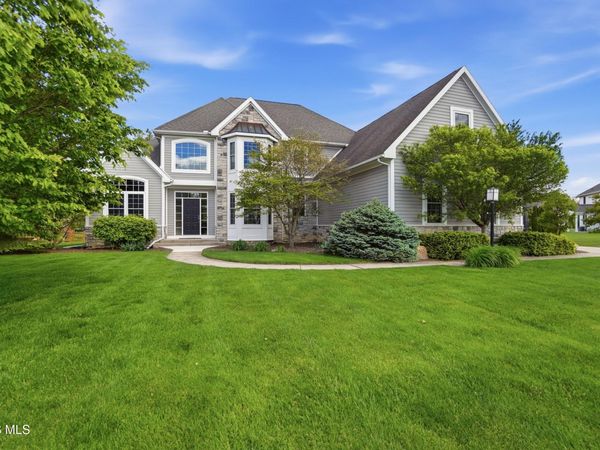 5853 Green Ivy Lane, Monclova, OH 43542