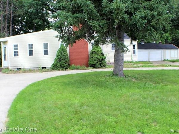 22324 CHARTER Street, Southfield, MI 48033