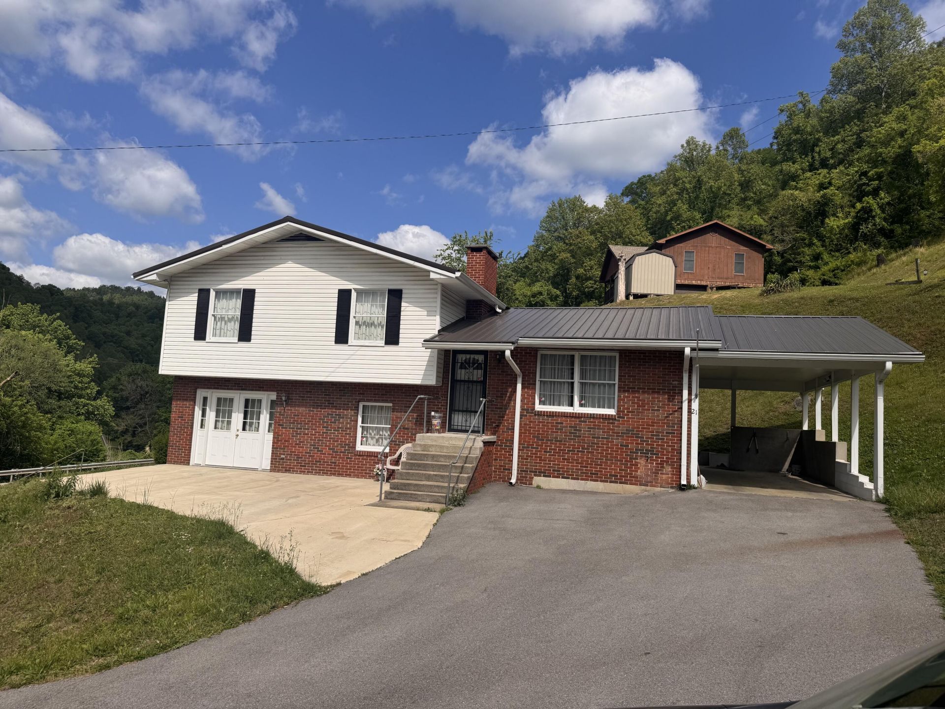 21 Pack Castle Road, Wayland, KY 41666