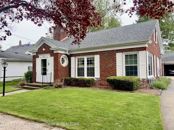 207 E Mcconnell Street, St. Johns, MI 48879
