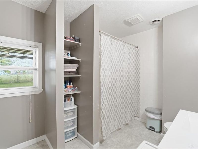 9495 Morrow Cozaddale Road, Hamilton Township, OH 45152 Photo 18