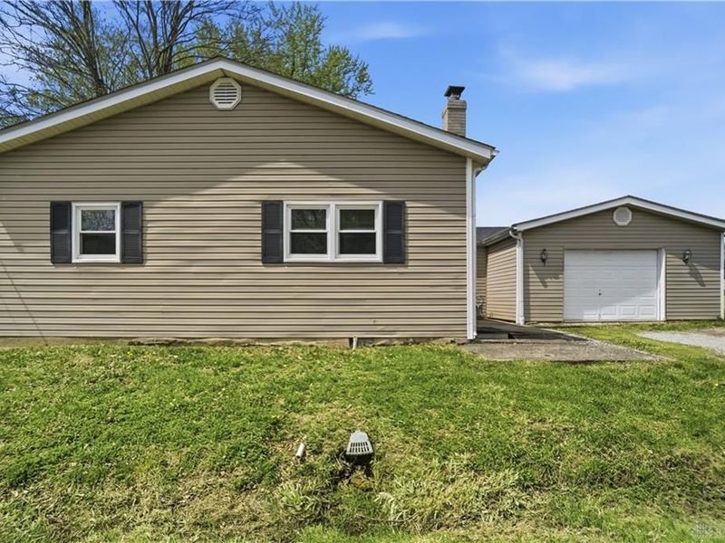 9495 Morrow Cozaddale Road, Hamilton Township, OH 45152 Photo 4