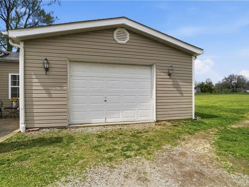 9495 Morrow Cozaddale Road, Hamilton Township, OH 45152 Photo 6