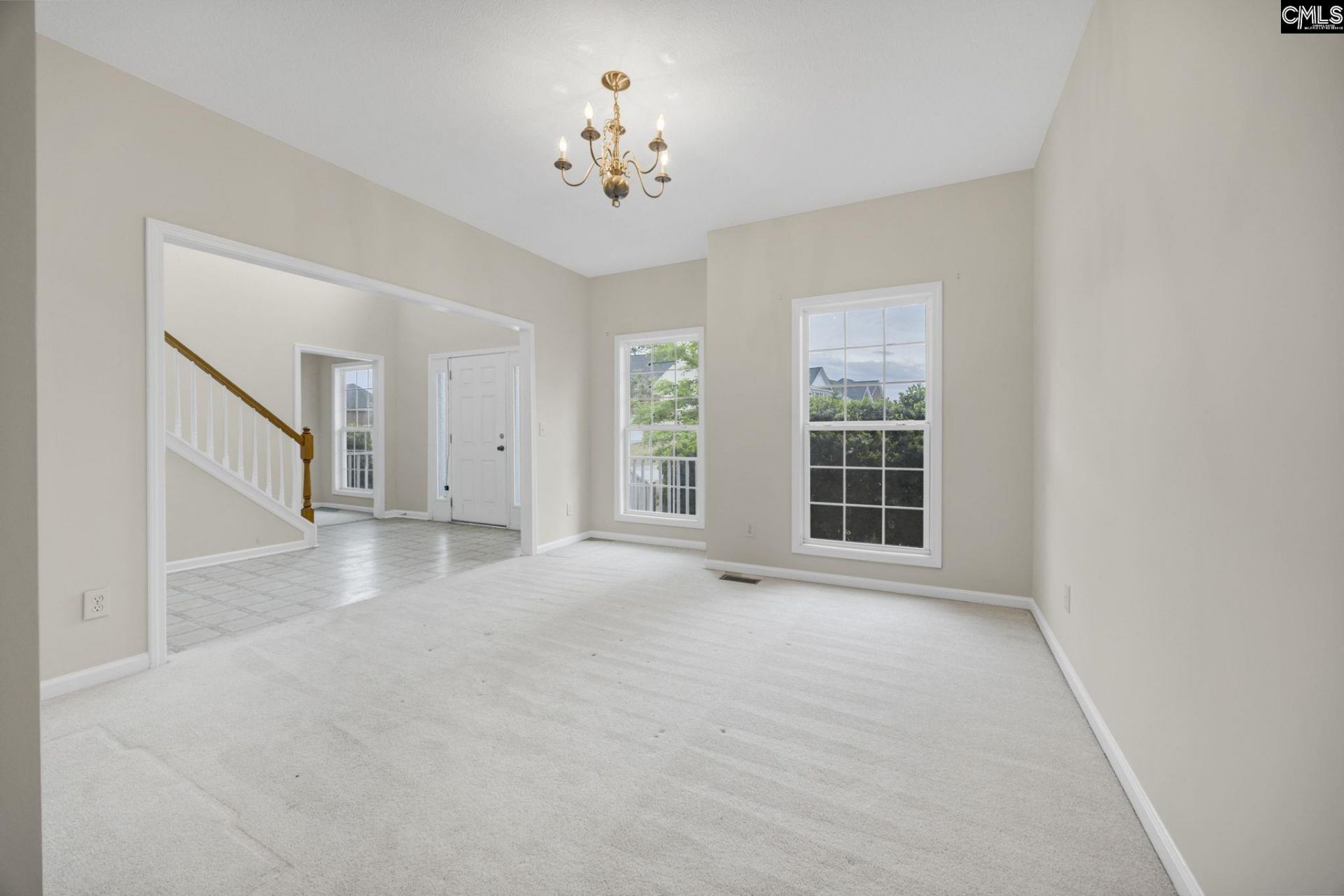 109 Cotoneaster Drive Photo 4