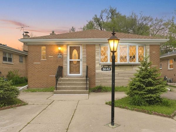 8642 Gross Point Road , Skokie, IL 60077