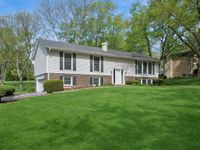 21226 N Woodland Avenue, Barrington, IL 60010 primary photo