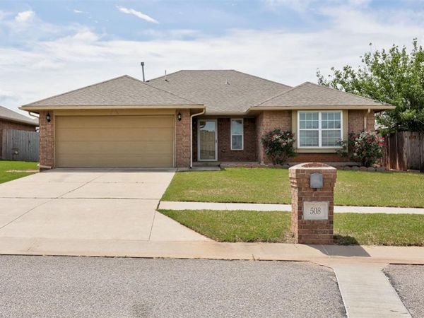 508 Manhattan Drive, Moore, OK 73160