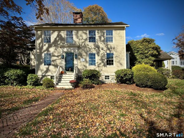 29 New City, Essex, CT 06426
