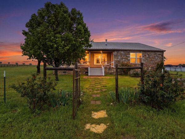 1000 County Road 458, Coupland, TX 78615
