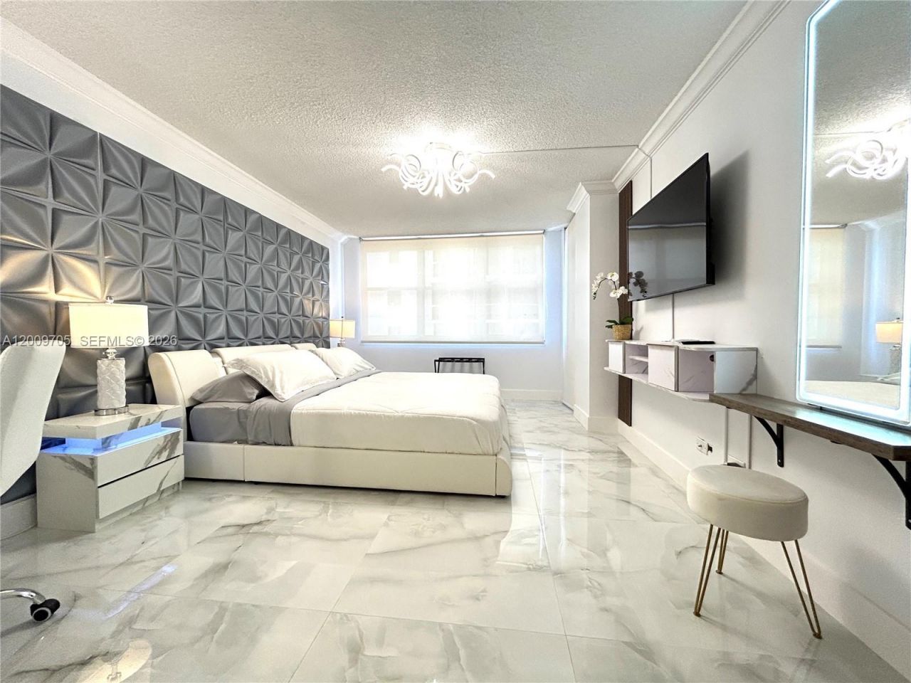 6039 Collins Ave, Unit 1507, Miami Beach, FL 33140 Photo