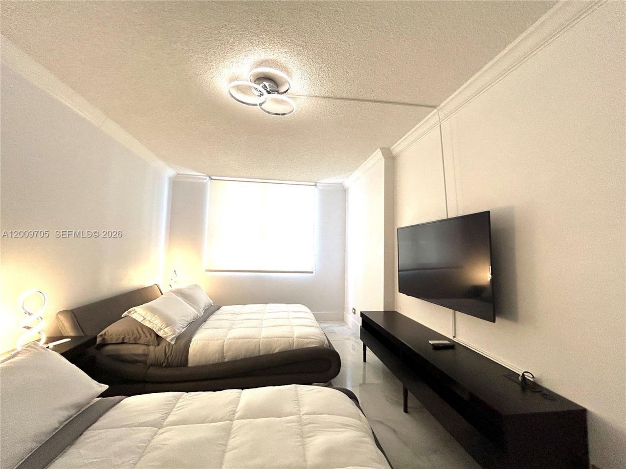 6039 Collins Ave, Unit 1507, Miami Beach, FL 33140 Photo