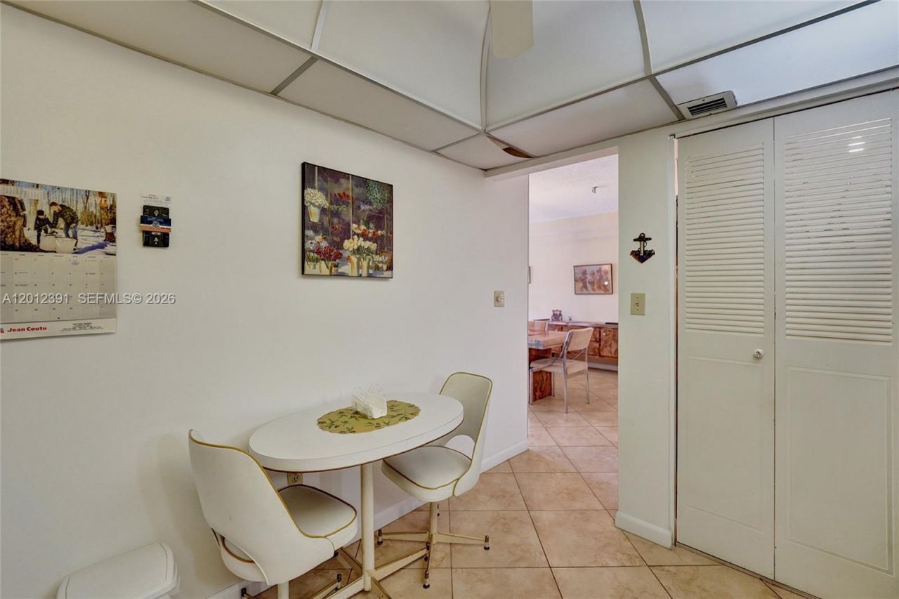 250 181st Dr , Unit 214, Sunny Isles Beach, FL 33160 Photo