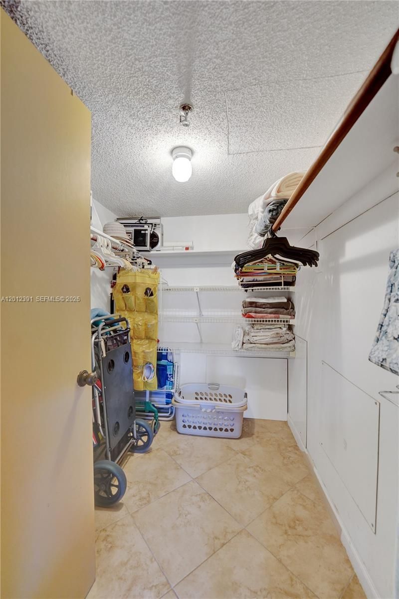 250 181st Dr , Unit 214, Sunny Isles Beach, FL 33160 Photo