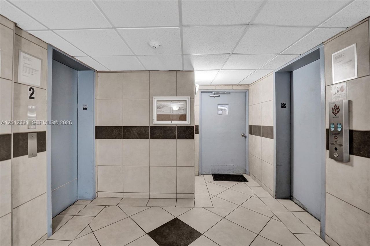 250 181st Dr , Unit 214, Sunny Isles Beach, FL 33160 Photo