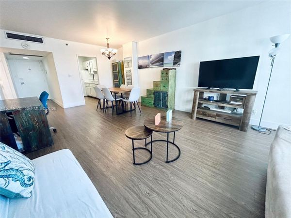 100 Lincoln Rd , Unit 922, Miami Beach, FL 33139