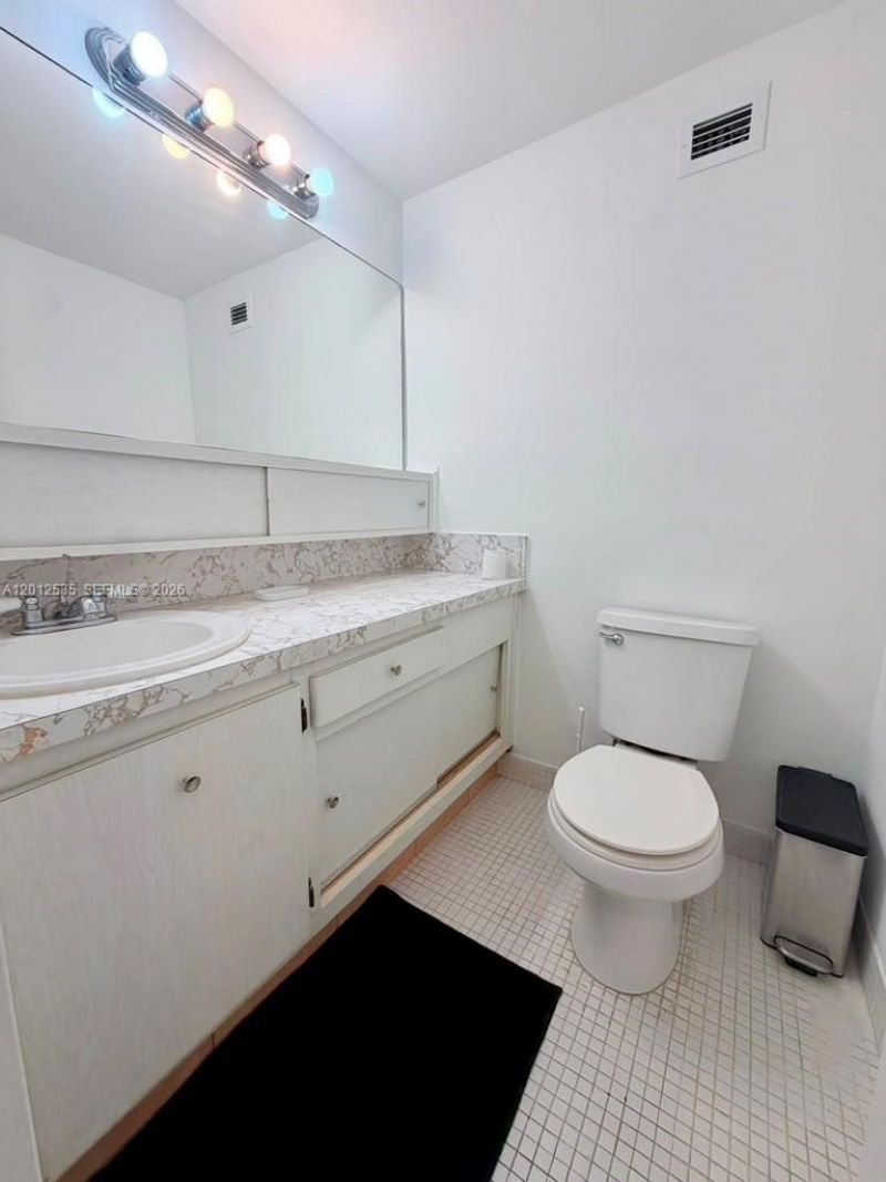 100 Lincoln Rd , Unit 922, Miami Beach, FL 33139 Photo