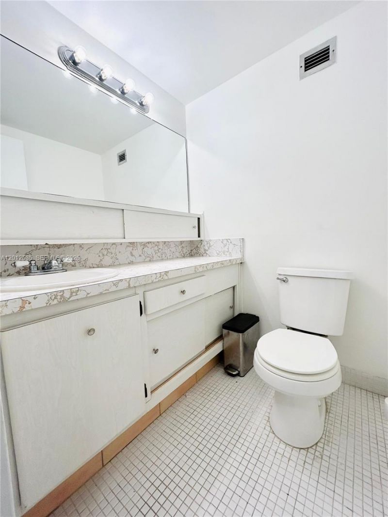 100 Lincoln Rd , Unit 922, Miami Beach, FL 33139 Photo