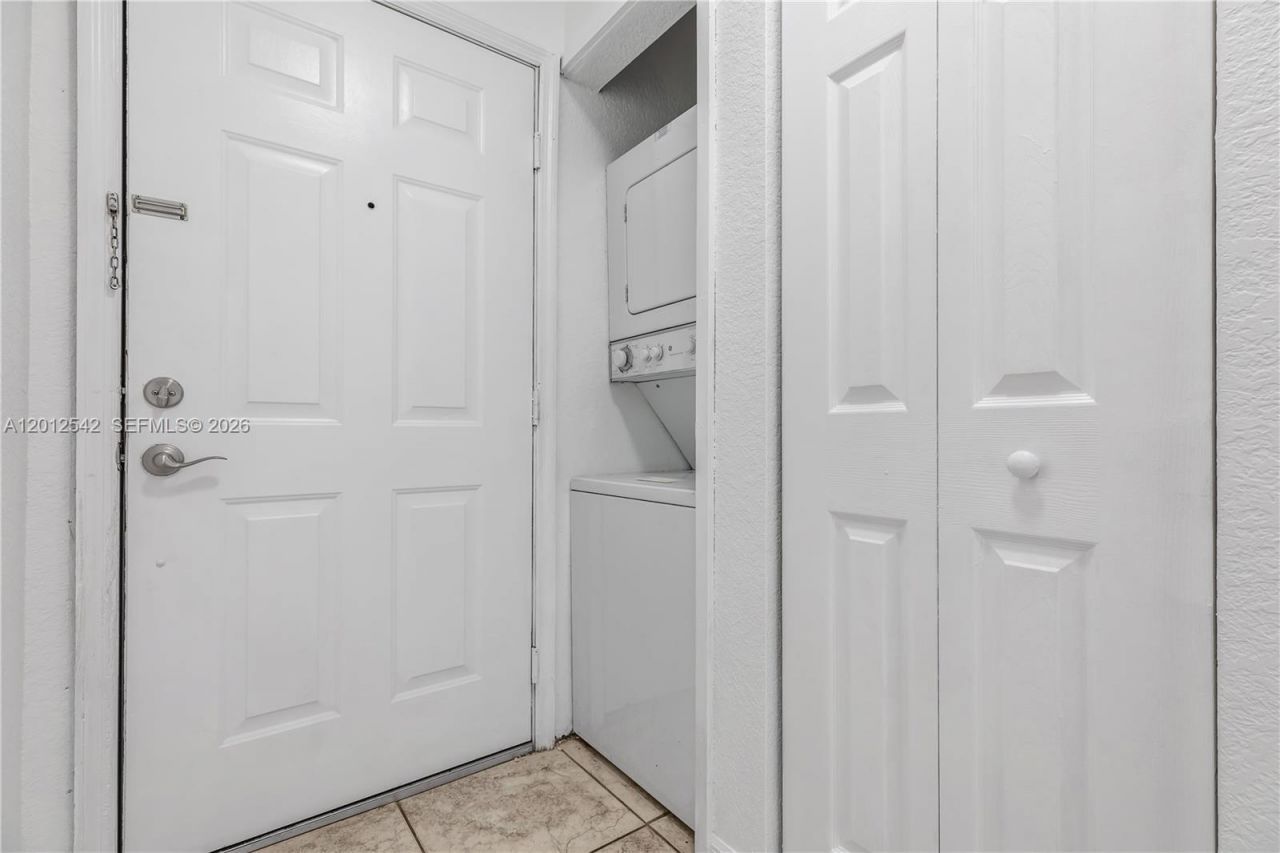 520 SW 5th St, Unit 304, Miami, FL 33130 Photo