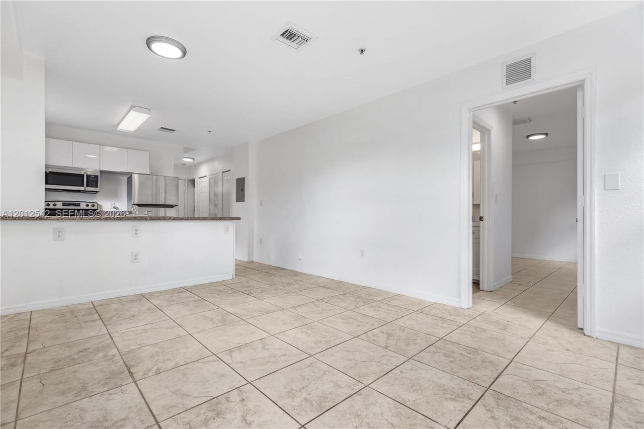 520 SW 5th St, Unit 304, Miami, FL 33130 Photo