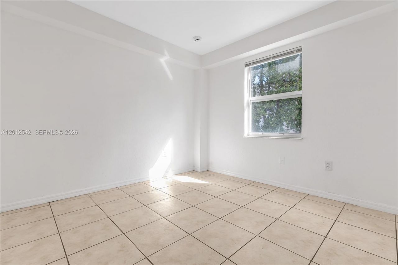 520 SW 5th St, Unit 304, Miami, FL 33130 Photo
