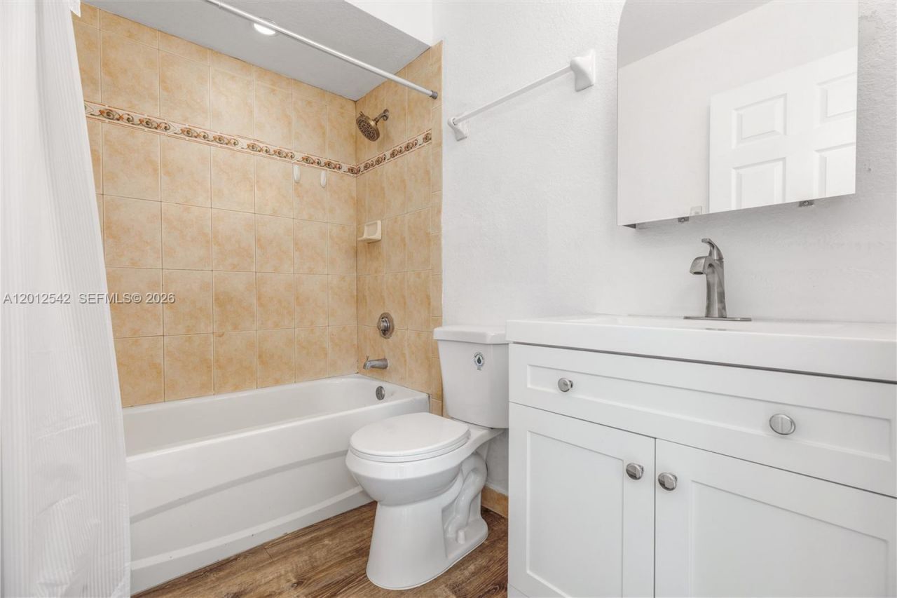 520 SW 5th St, Unit 304, Miami, FL 33130 Photo