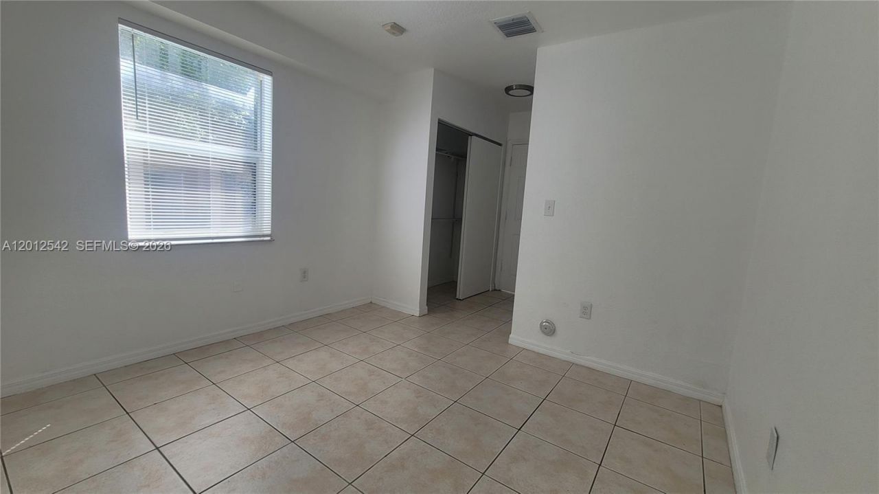 520 SW 5th St, Unit 304, Miami, FL 33130 Photo
