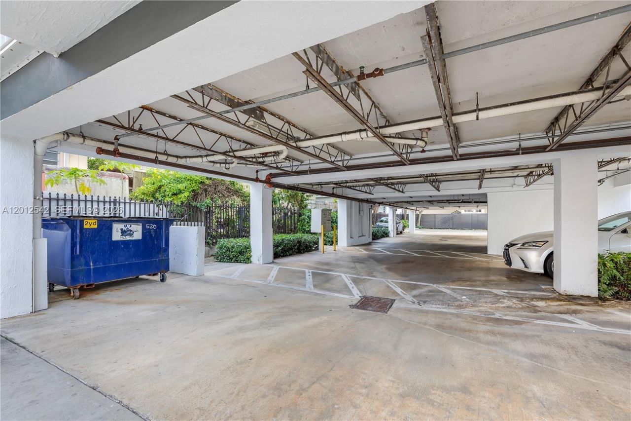 520 SW 5th St, Unit 304, Miami, FL 33130 Photo
