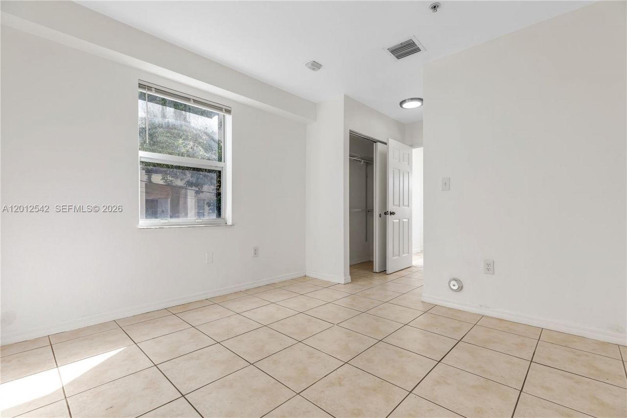 520 SW 5th St, Unit 304, Miami, FL 33130 Photo