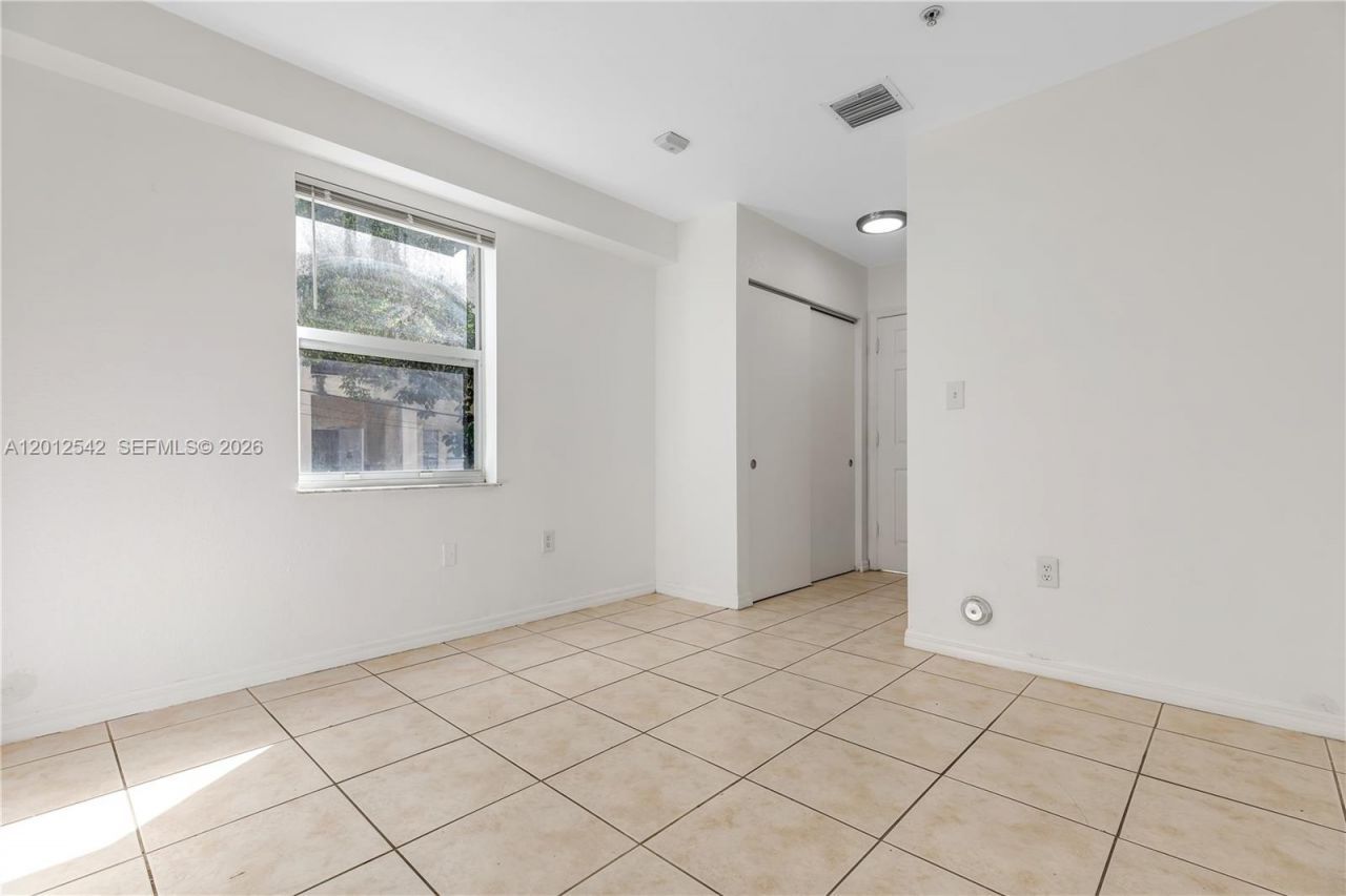 520 SW 5th St, Unit 304, Miami, FL 33130 Photo